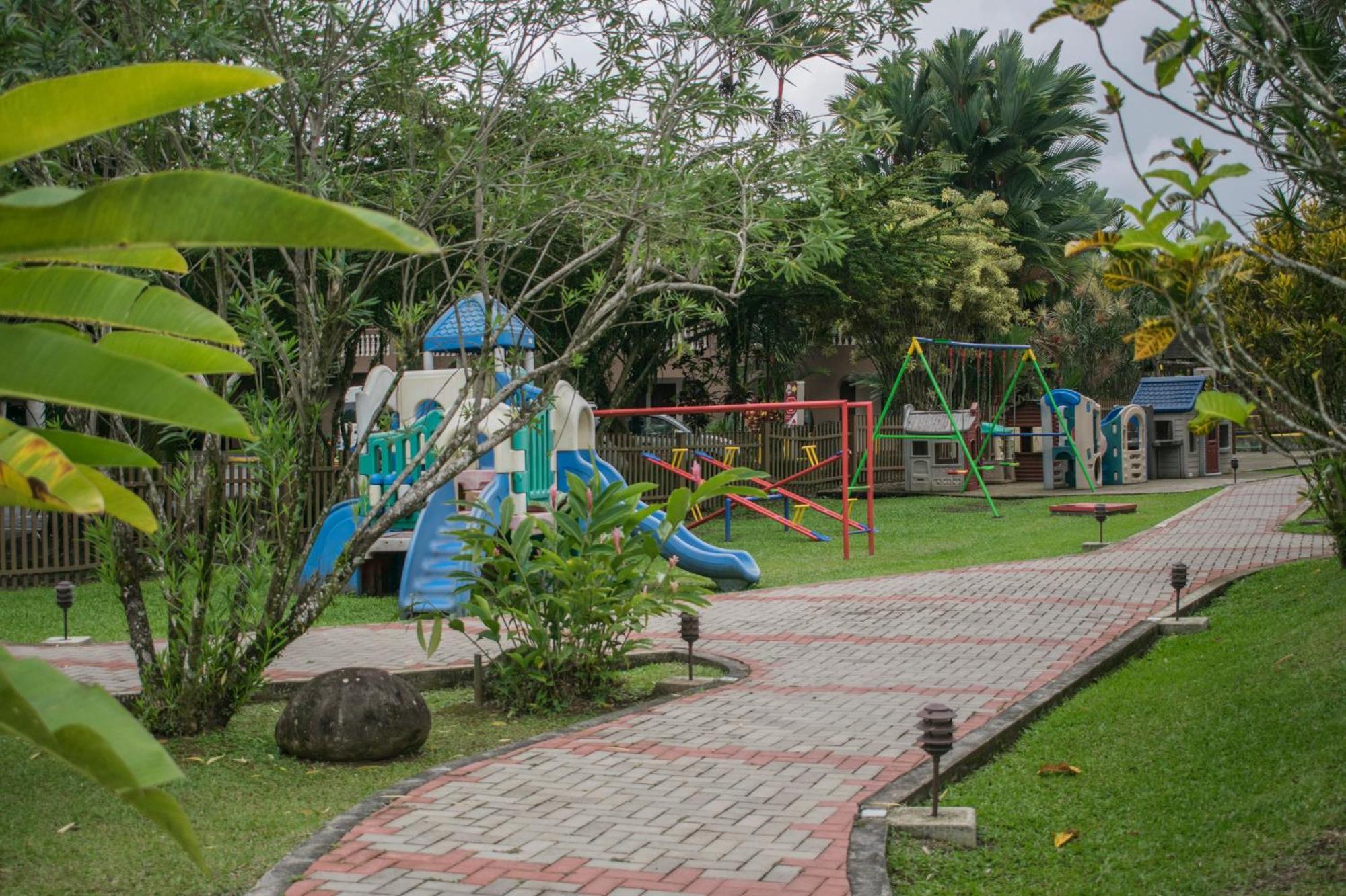 Hotel Suerre Guápiles Exterior foto