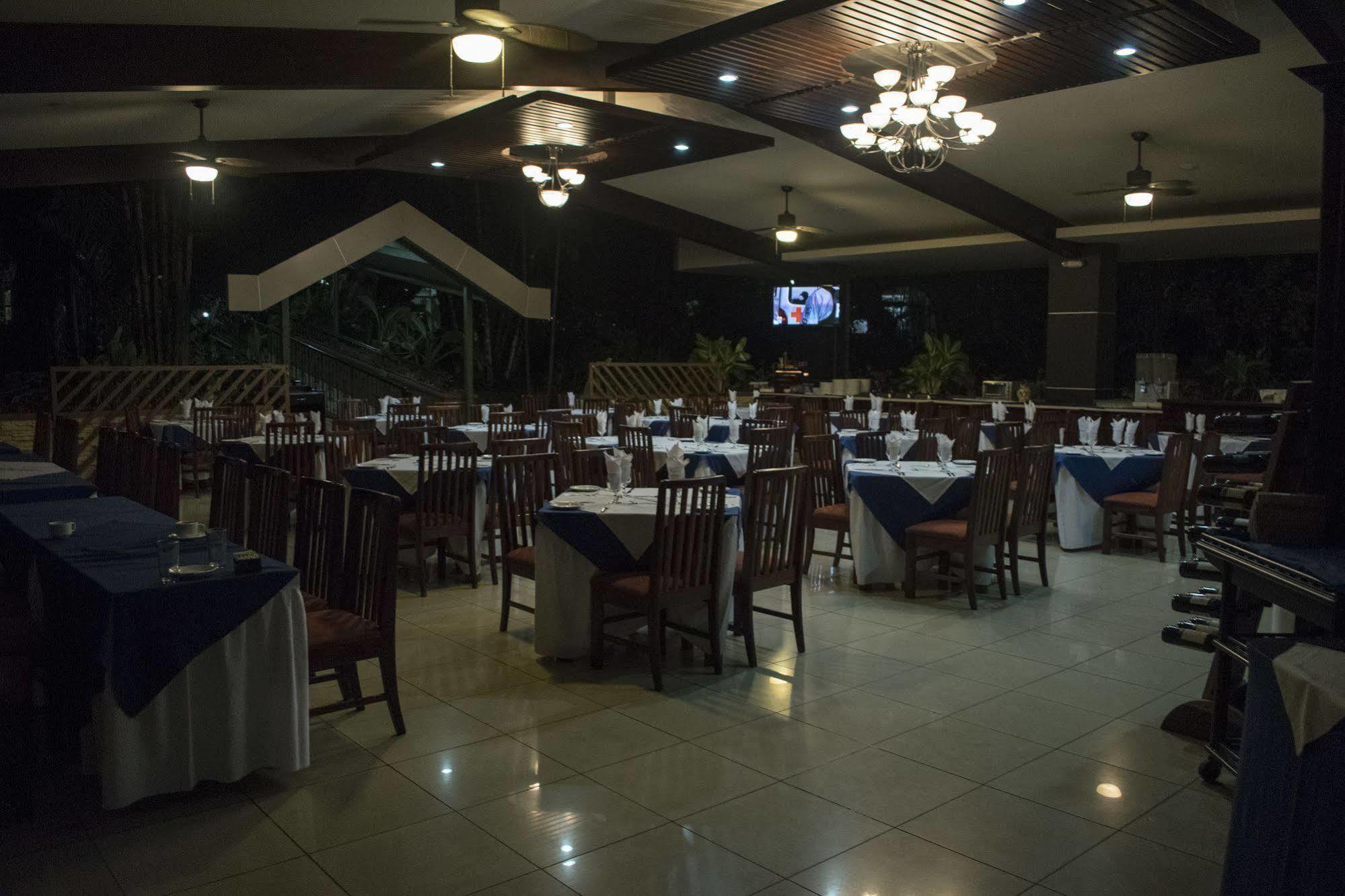 Hotel Suerre Guápiles Exterior foto